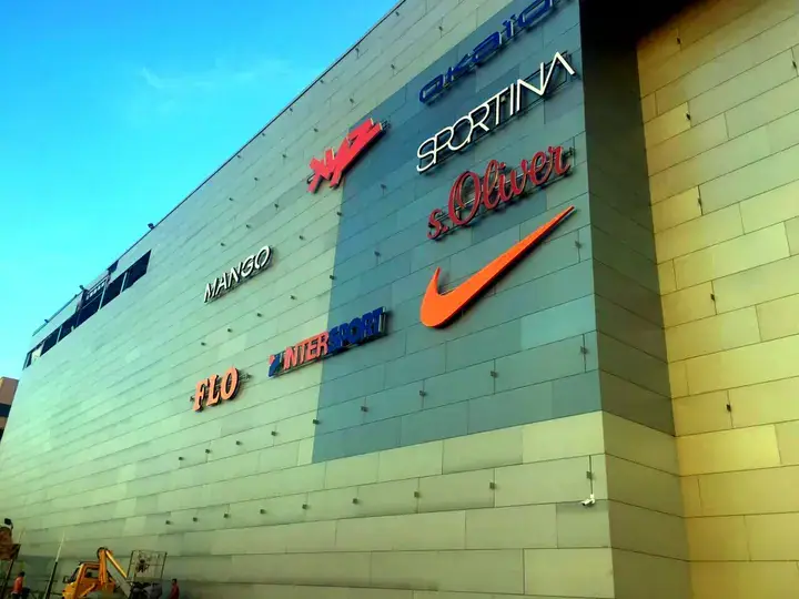 Albi Mall - Structural Facades