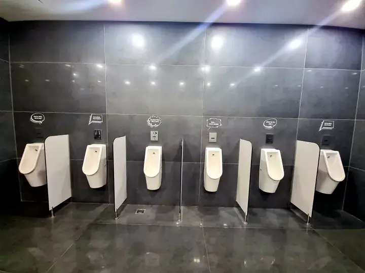 Albi Mall - Bathroom Partitions