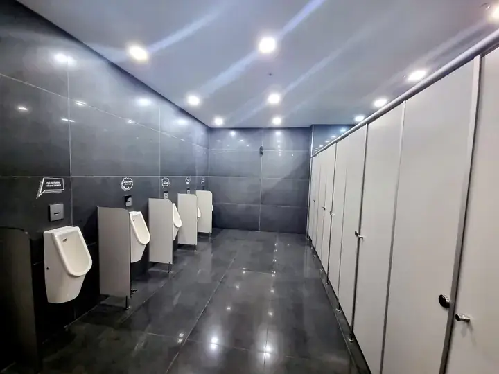 Albi Mall - Bathroom Partitions