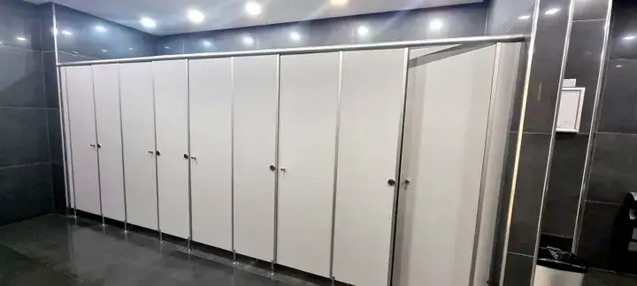 Albi Mall - Bathroom Partitions