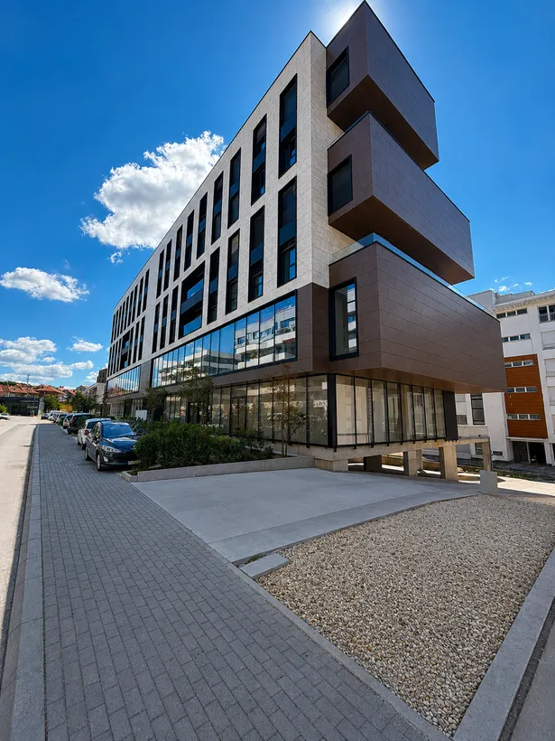 IVY Residence - Dritare