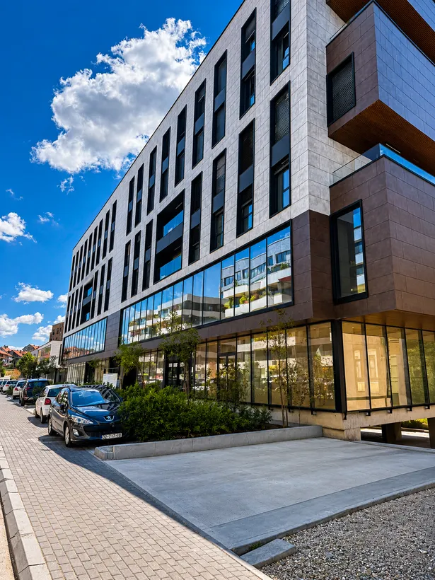 IVY Residence - Dritare