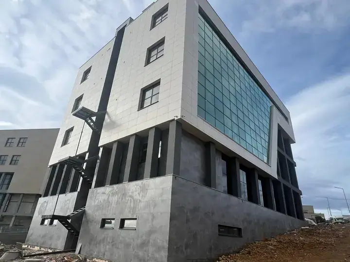 Structural Facades